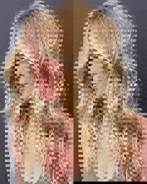 Plażowe fale Barbie w blond odcieniu Plażowe fale Barbie w blond odcieniu