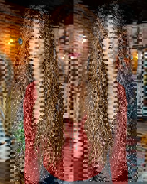 Cieniowane warstwy na bardzo długich włosach Cieniowane warstwy na bardzo długich włosach