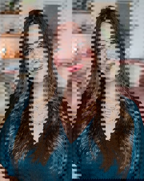 Pochlebne długie warstwy dla okrągłej twarzy Pochlebne długie warstwy dla okrągłej twarzy